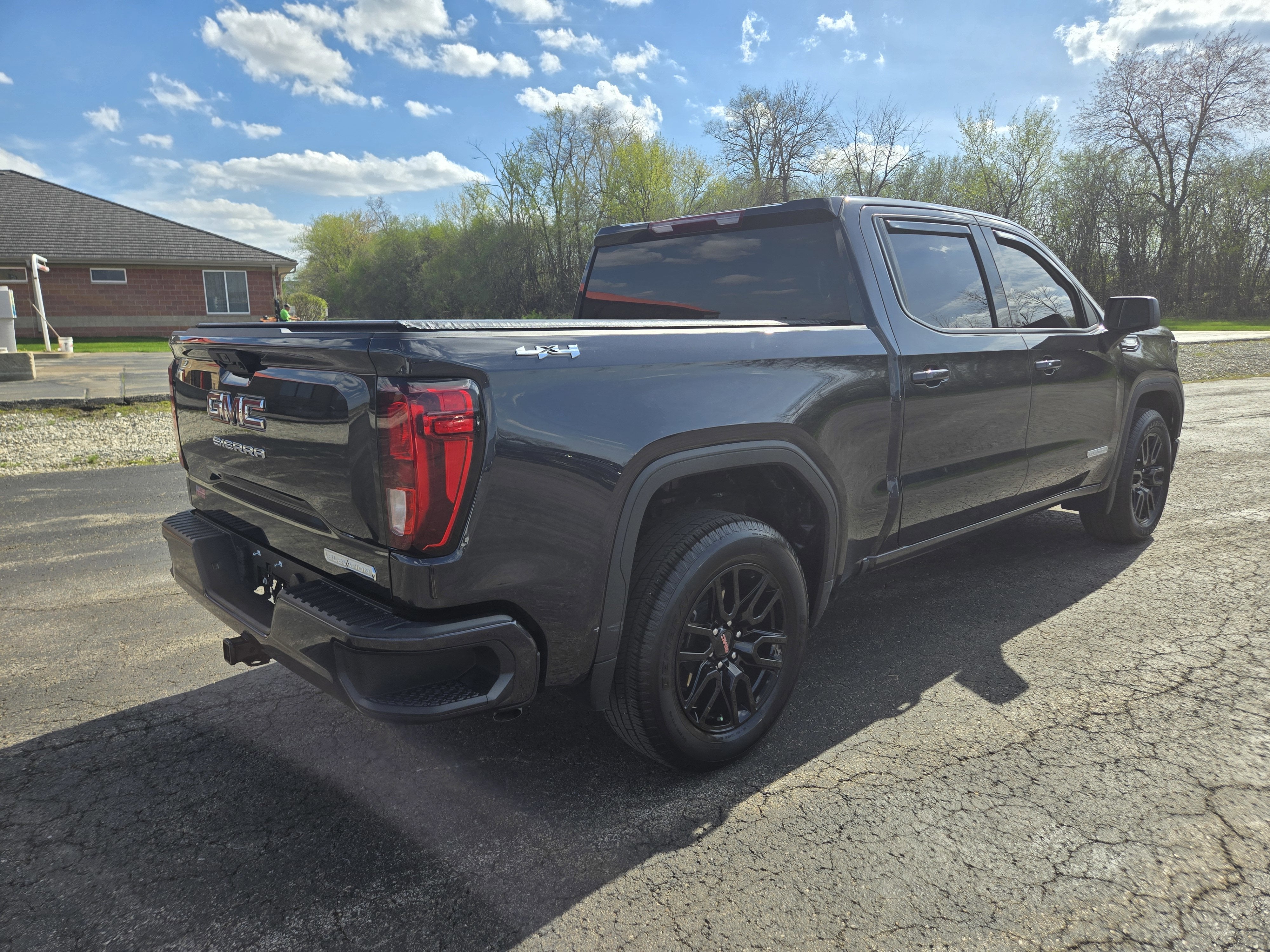 2024 GMC Sierra 1500 Elevation